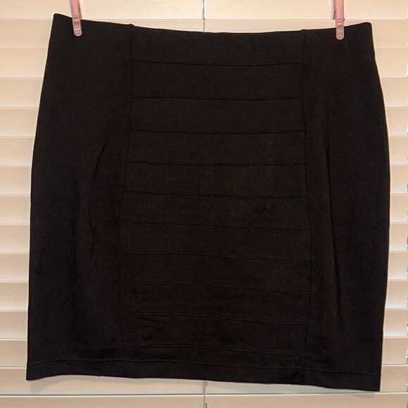 Katies 1X Black Knit Pull-on Pencil Skirt - Picture 2 of 11